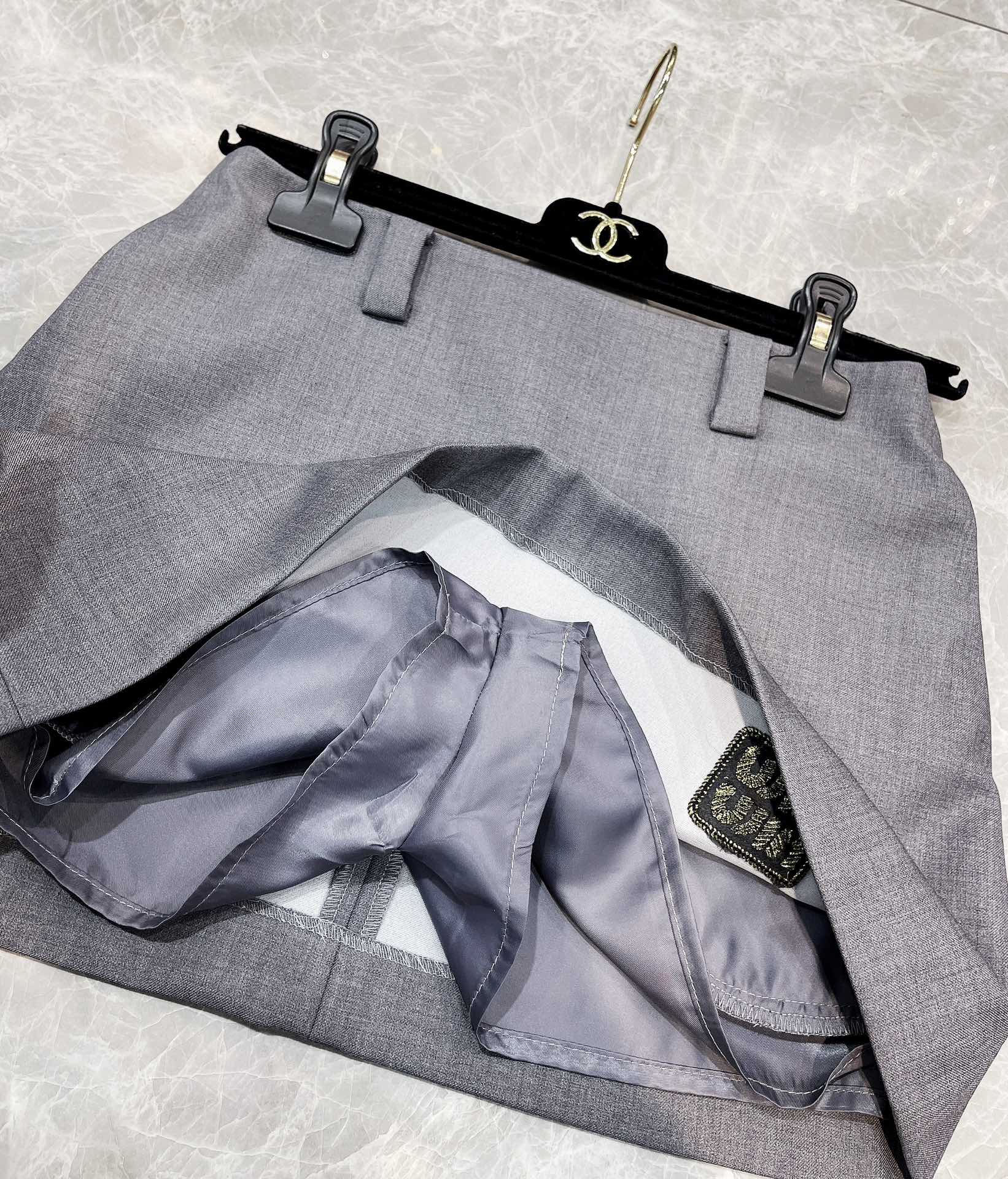 MIUMIU SKIRT STYLE 596
