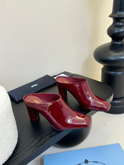 HIGH HEEL MULES WITH GOLD LETTERING LOGO IN SCARLET RED GLOSSY CALFSKIN