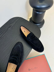 CLASSIC LOAFERS IN BLACK SUEDE