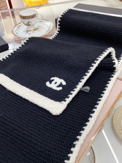 KNIT SCARF 200 CM IN BLACK CASHMERE WITH WHITE LOGO 383910