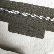 BOTTEGA VENETA 25S DIAGO HOBO 39 IN VERY DEEP OLIVE CALFSKIN