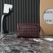 BOTTEGA VENETA 25S ANDIAMO POUCH 19 IN DEEP MAROON CALFSKIN GOLD HARDWARE