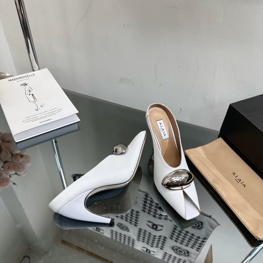 ALAIA AZZEDINE HIGH HEELS IN WHITE CALFSKIN WITH GOLD HARDWARE