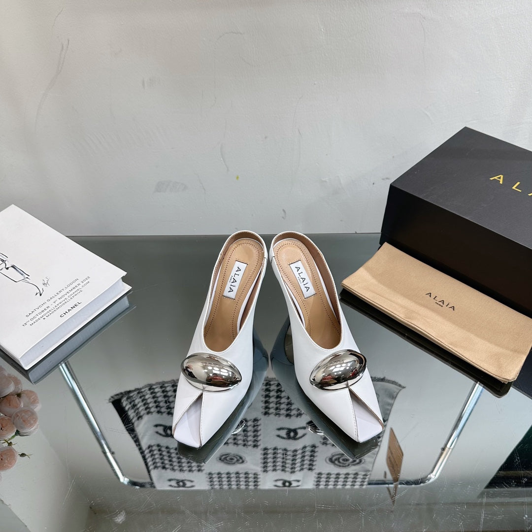 ALAIA AZZEDINE HIGH HEELS IN WHITE CALFSKIN WITH GOLD HARDWARE