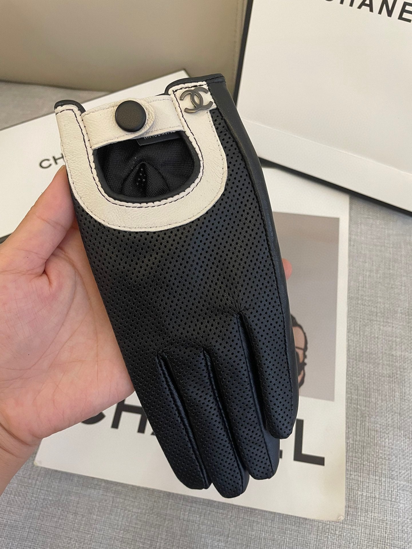 CC GLOVES IN BLACK SHEEPSKIN 463848