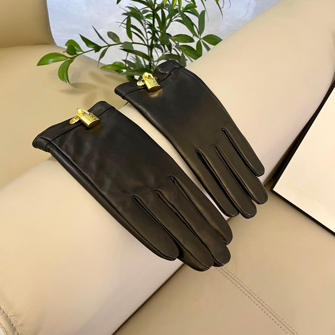 GLOVES IN BLACK LAMBSKIN WITH GOLD HARDWARE 465064