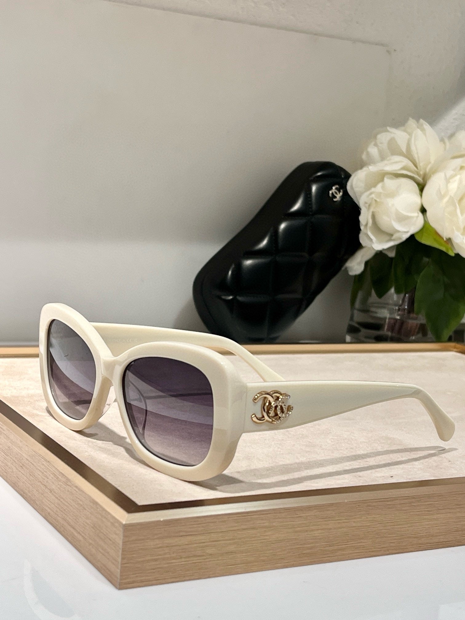 SQUARE SUNGLASSES CH5468B IN ACETATE EMBOSSED DIAMOND