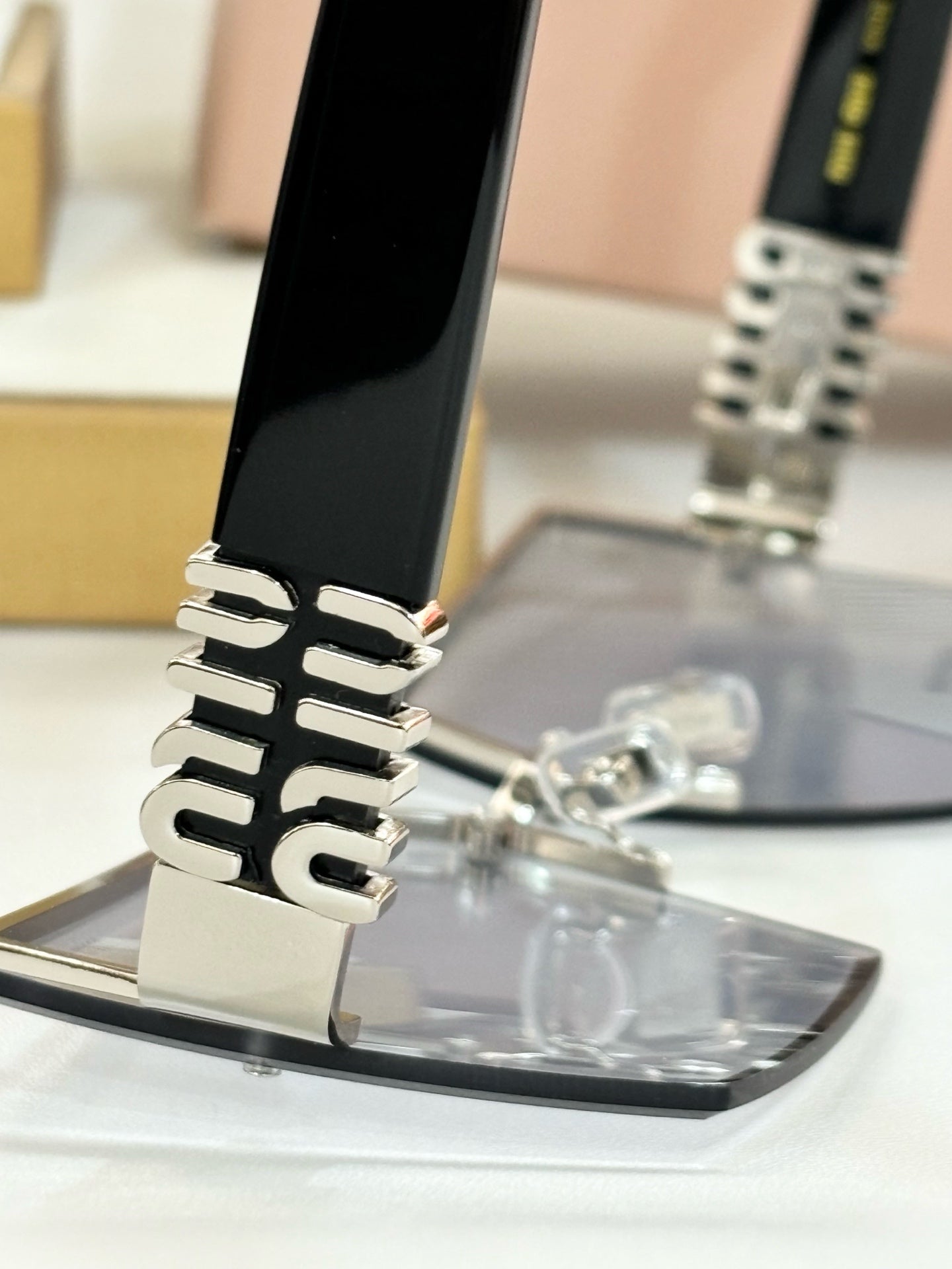 LOGO SQUARE SUNGLASSES MU117AV IN ACETATE