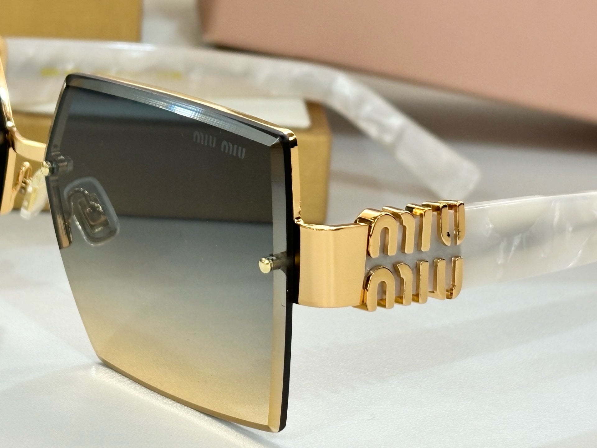 LOGO SQUARE SUNGLASSES MU117AV IN ACETATE
