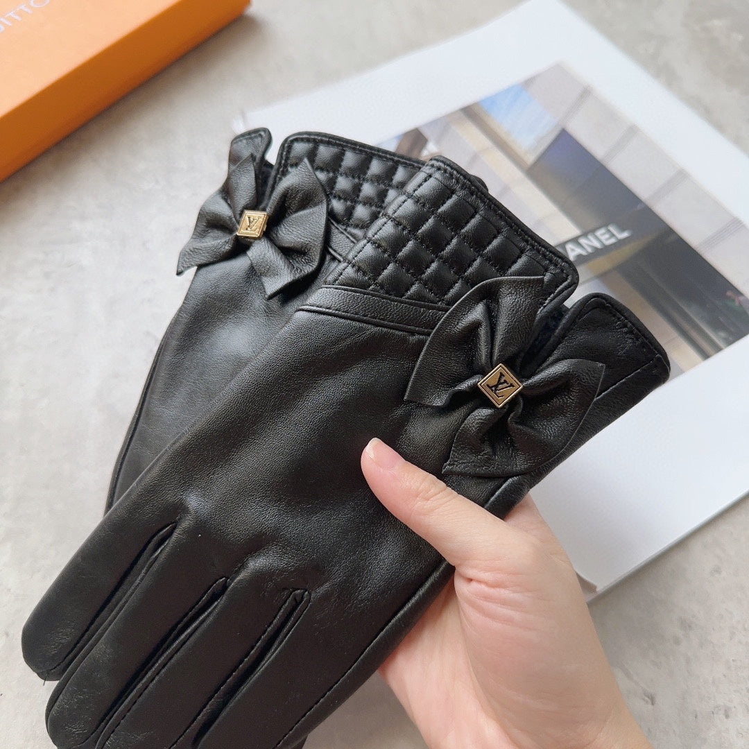 GLOVES IN BLACK LAMBSKIN 120197