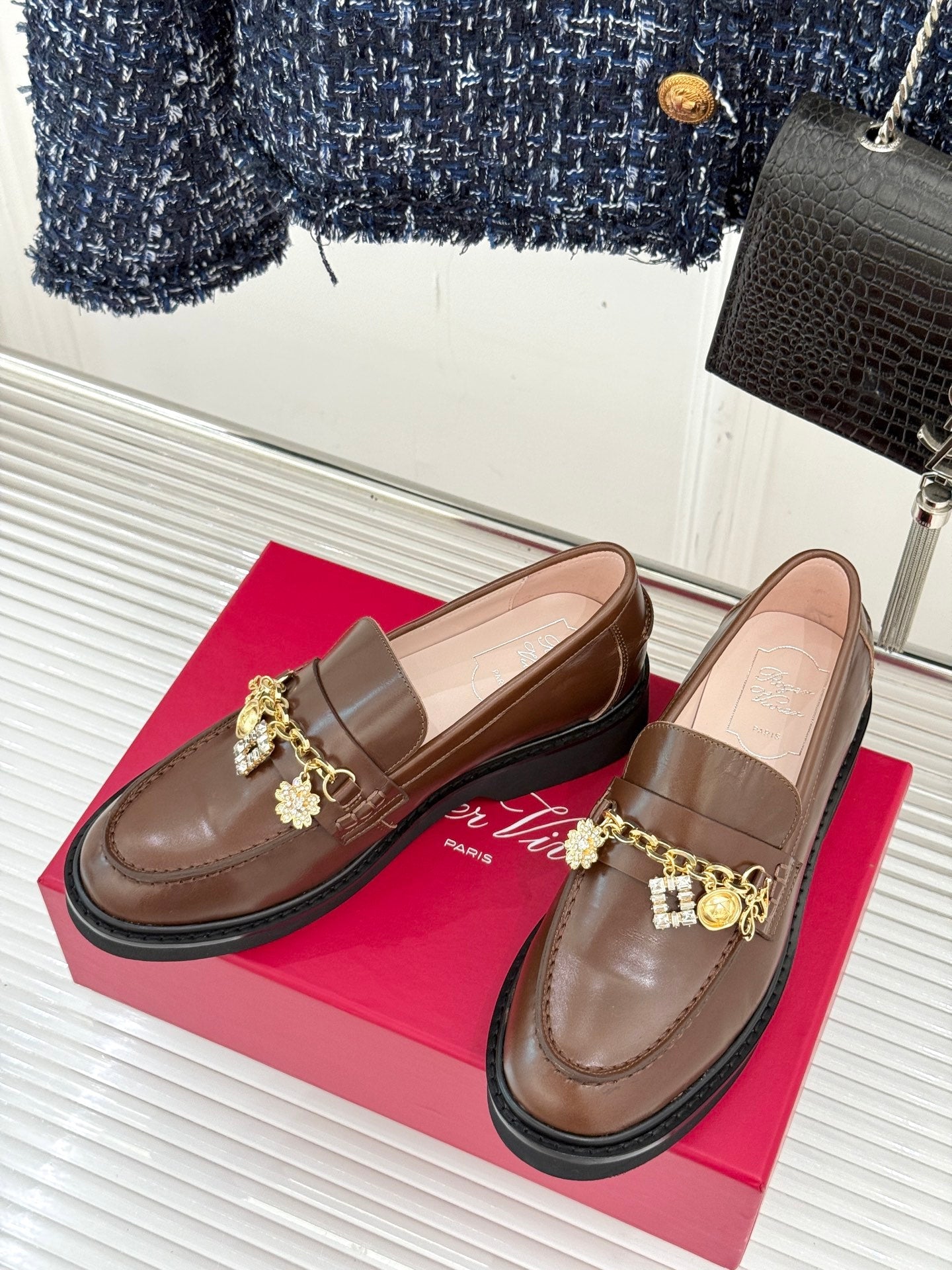 ROGER VIVIER 25S RANGERS CHAIN LOAFER IN BROWN CALFSKIN
