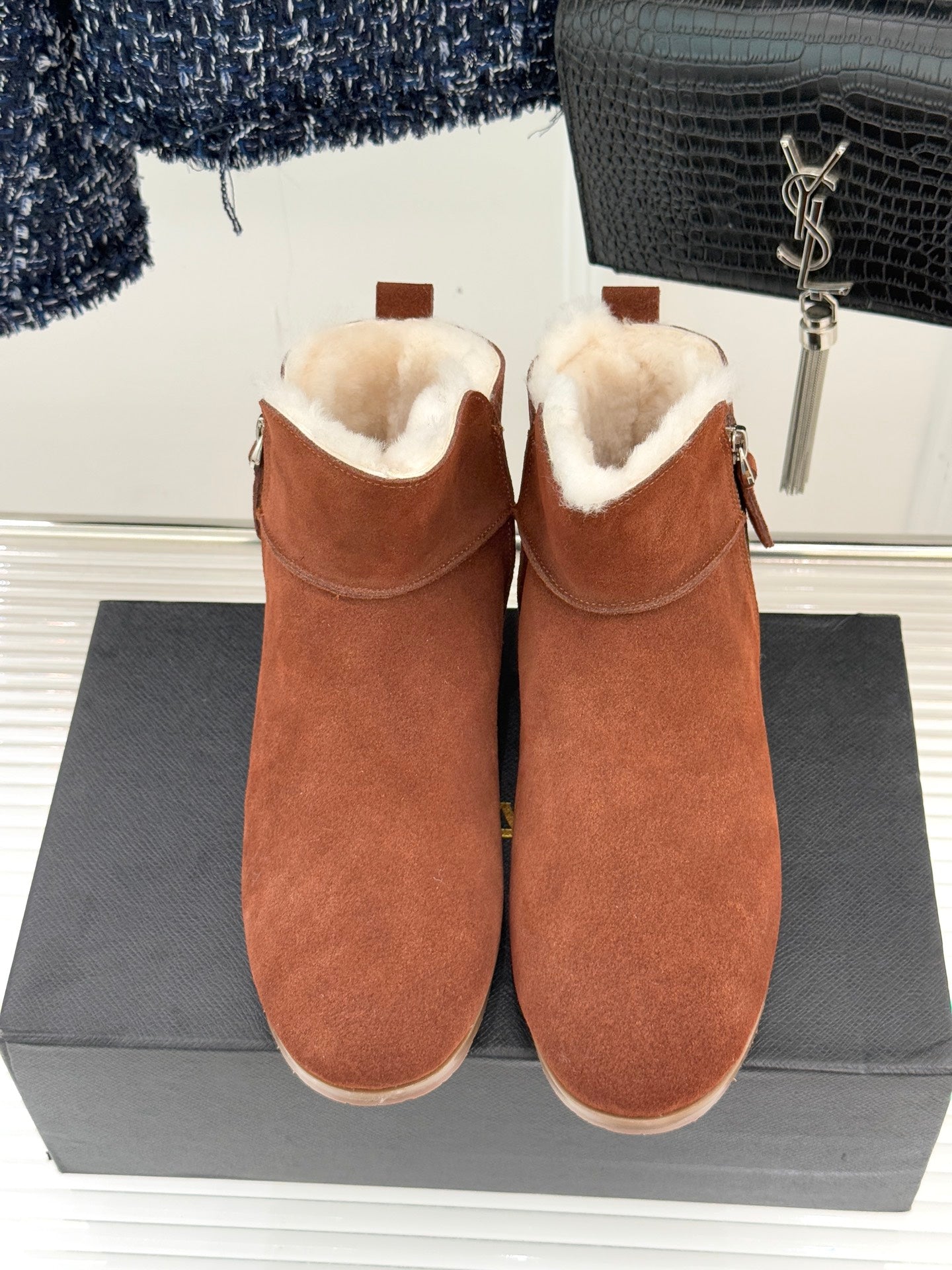 ALAIA 26S SNOW BOOTS IN BURNT BROWN SUEDE AND WOOL