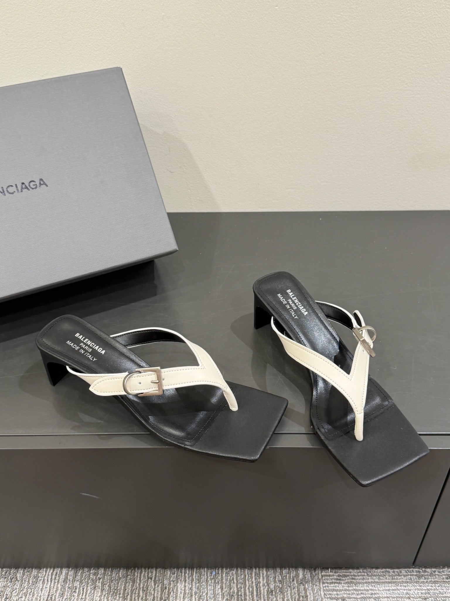 BALENCIAGA 25S HIGH-HEELED FLIP-FLOPS IN WHITE MIX BLACK CALFSKIN WITH SILVER HARDWARE