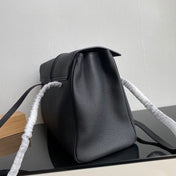 MEDIUM SOFT 32 CALFSKIN BLACK
