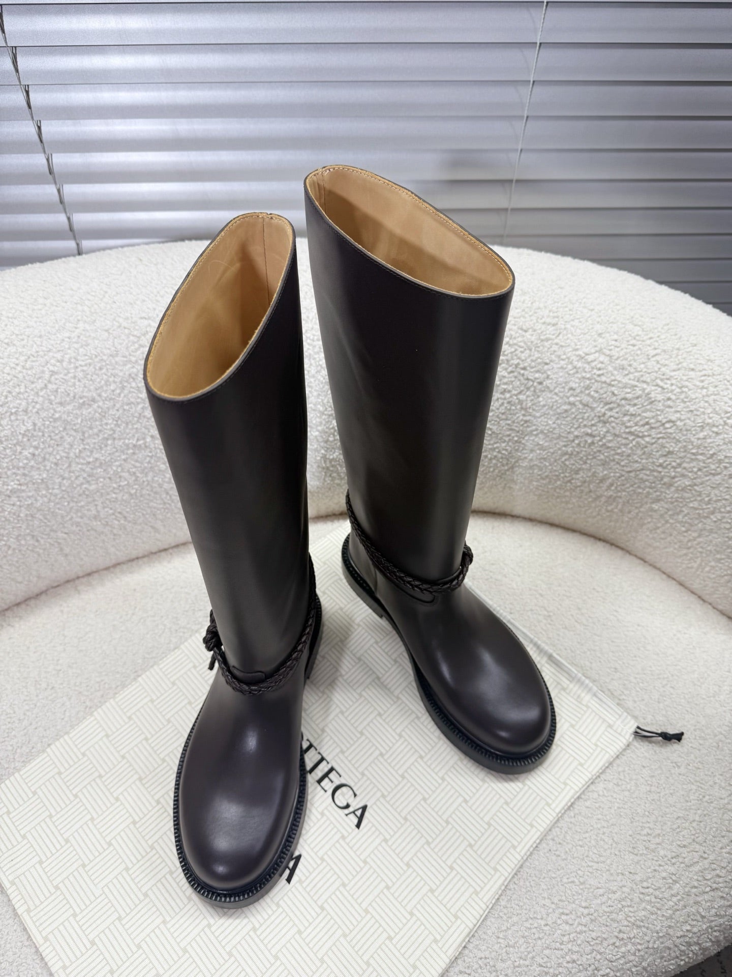 BOTTEGA VENETA 26S TALL BOOTS IN DARK BROWN CALFSKIN WITH ROPE DETAIL