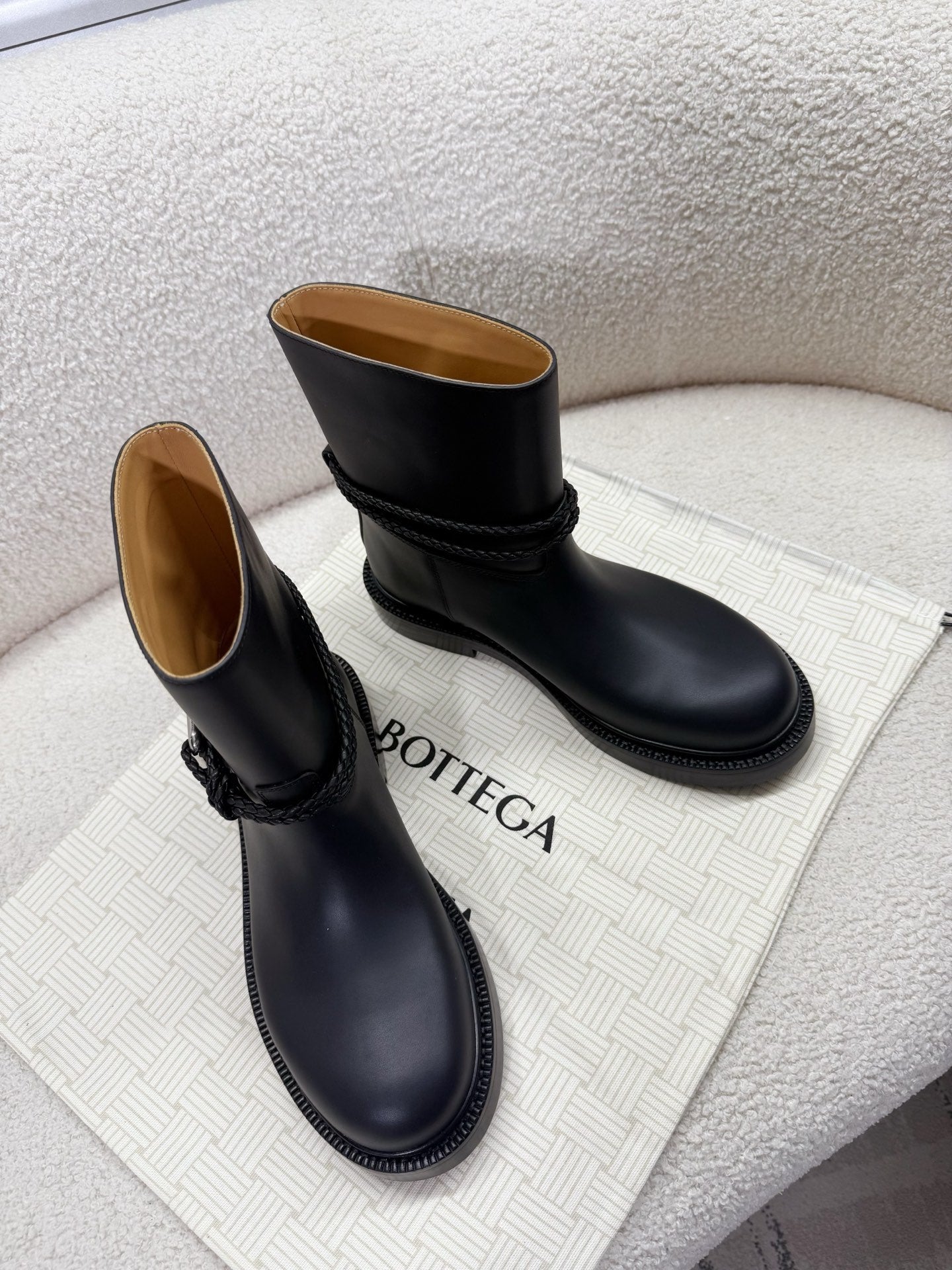 BOTTEGA VENETA 26S ANKLE BOOTS IN BLACK CALFSKIN WITH ROPE DETAIL