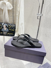 PRA PATENT LEATHER THONG SLIPPER BLACK