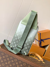 AVENUE SLINGBAG 31 IN WHITE AND BLACK OMBRE MONOGRAM CANVAS
