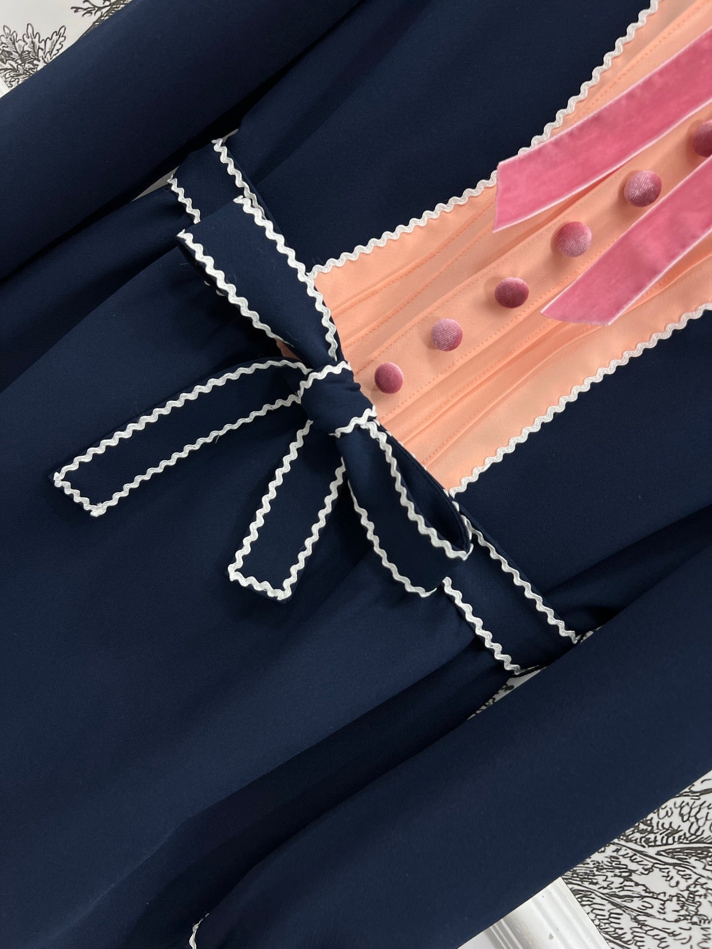 VALENTINO LONG-SLEEVE PUSSY-BOW DRESS 274583