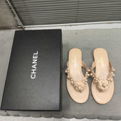 THONG SLIPPERS CAMELLIA IN BEIGE CALFSKIN