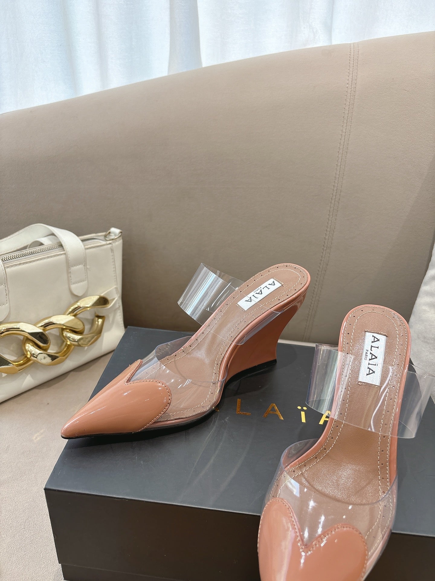 ALAIA 26S HIGH-HEEL WEDGE MULES 95 MM IN LIGHT BROWN GLOSSY CALFSKIN