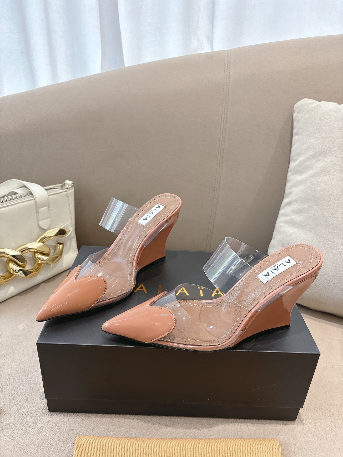 ALAIA 26S HIGH-HEEL WEDGE MULES 95 MM IN LIGHT BROWN GLOSSY CALFSKIN