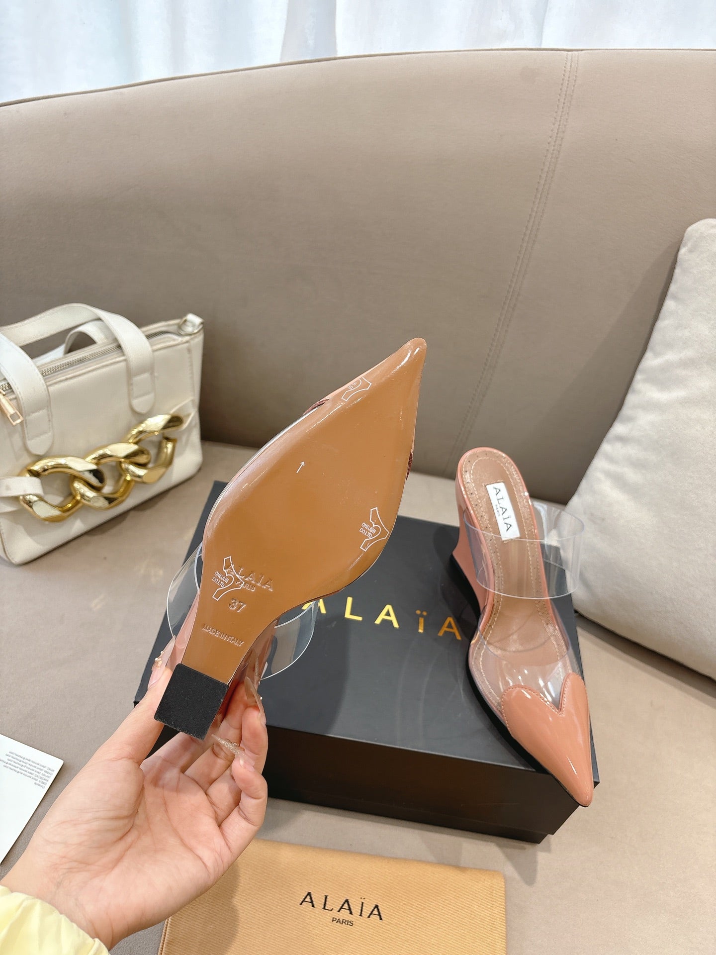 ALAIA 26S HIGH-HEEL WEDGE MULES 95 MM IN LIGHT BROWN GLOSSY CALFSKIN