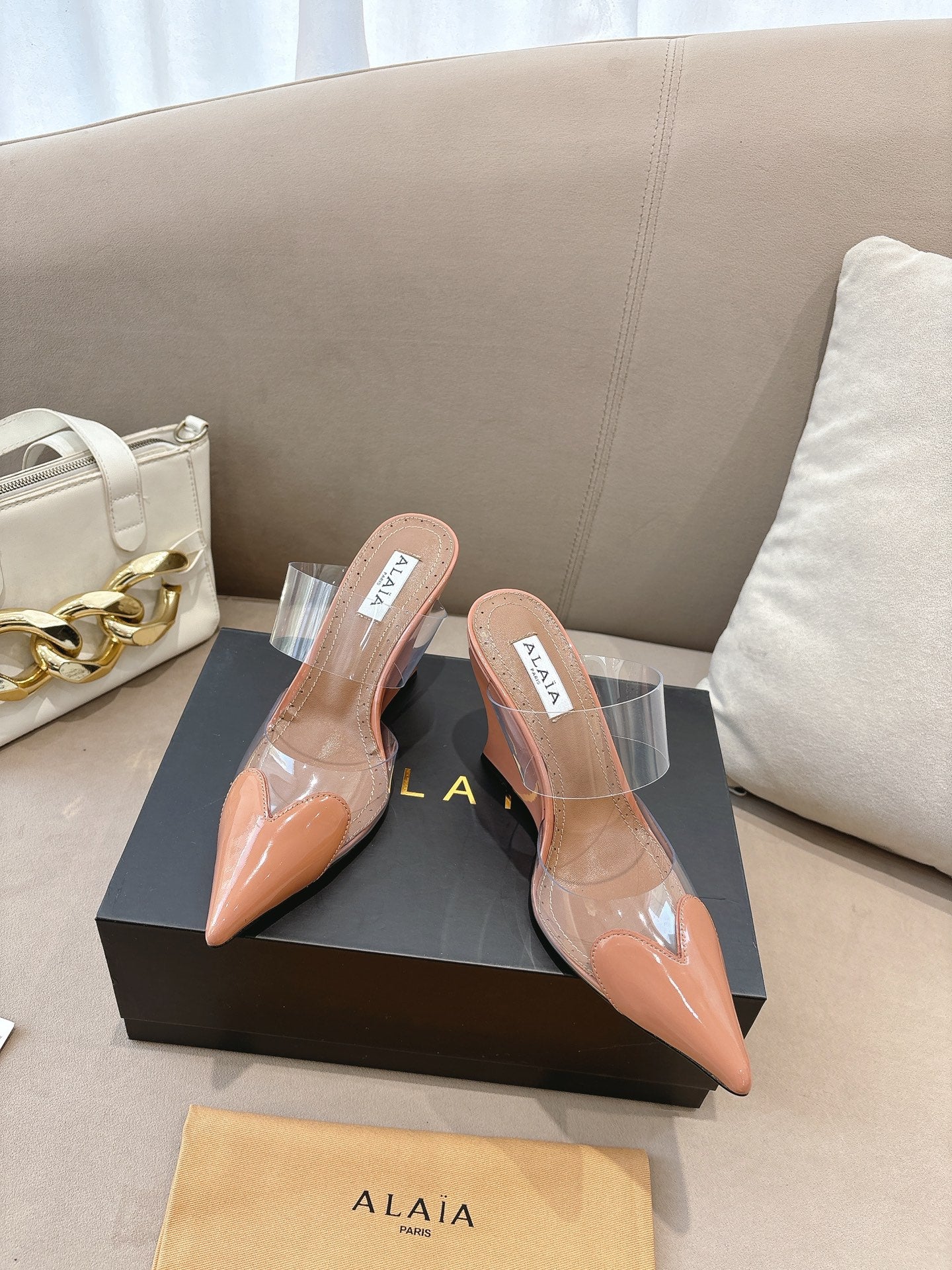 ALAIA 26S HIGH-HEEL WEDGE MULES 95 MM IN LIGHT BROWN GLOSSY CALFSKIN