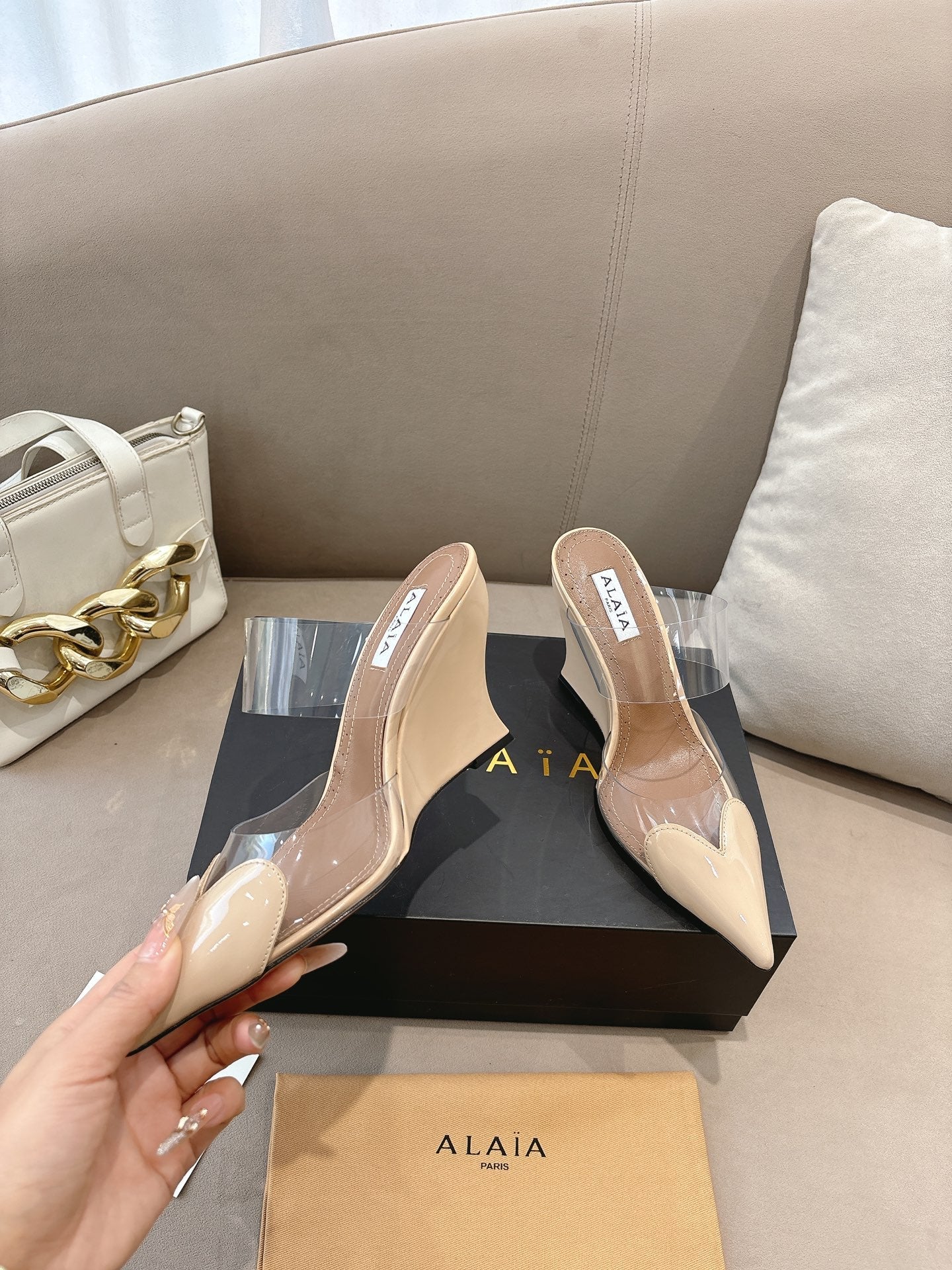 ALAIA 26S HIGH-HEEL WEDGE MULES 95 MM IN BEIGE GLOSSY CALFSKIN