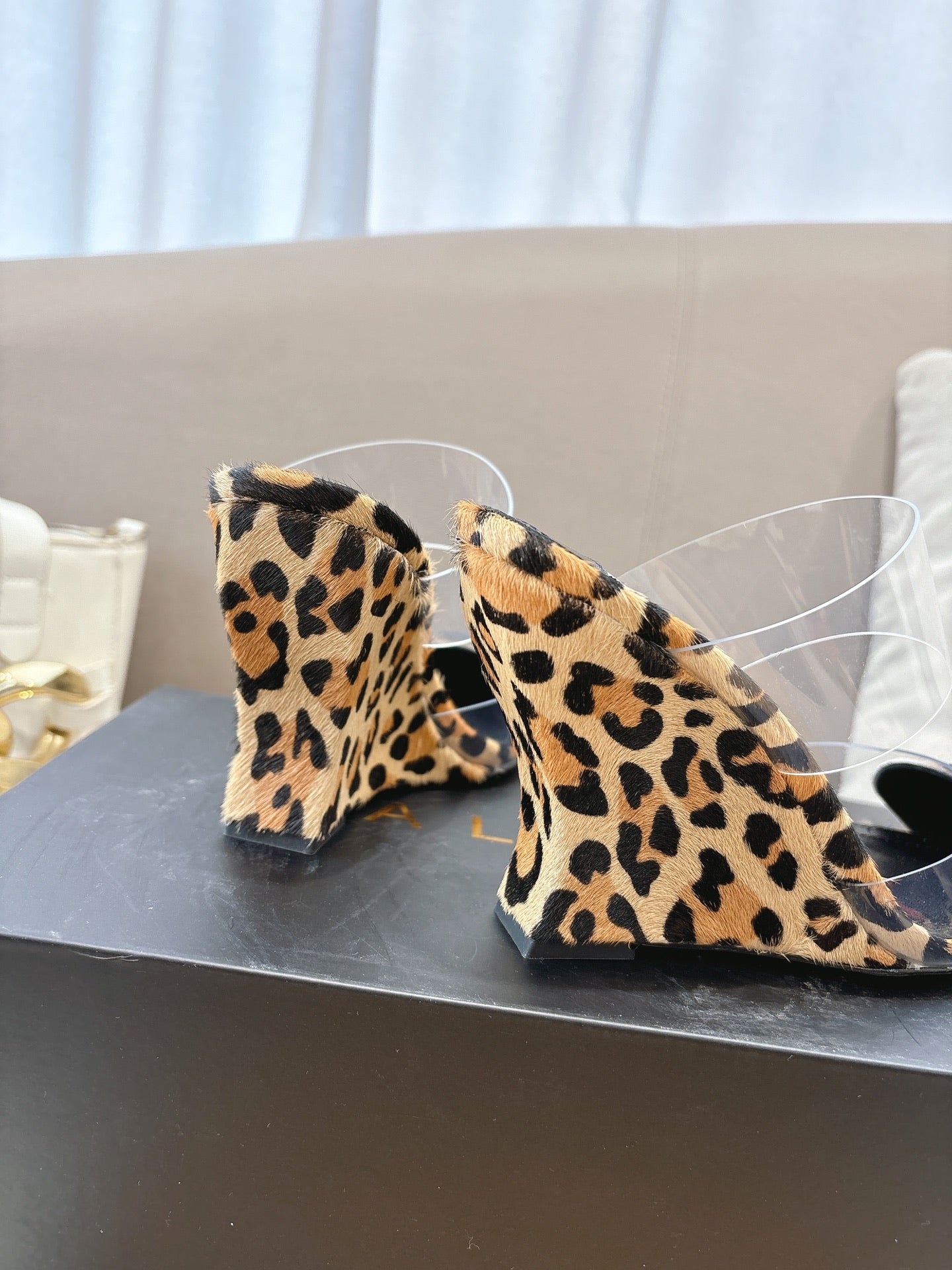 ALAIA 26S HIGH-HEEL WEDGE MULES 95 MM IN LEOPARD PRINT PONY HAIR