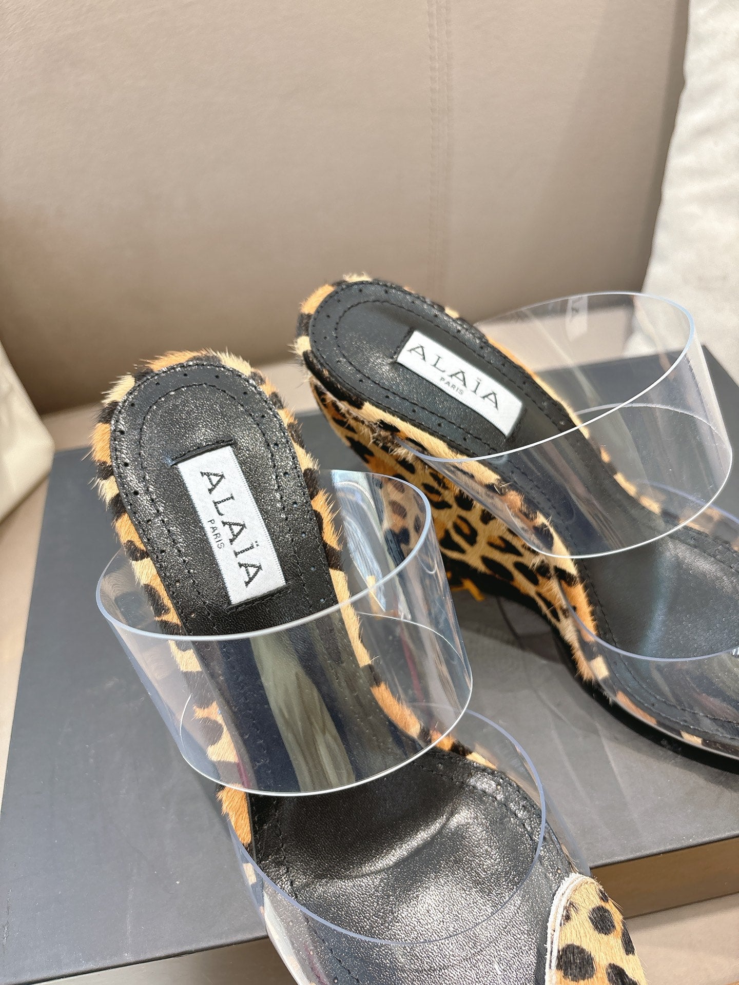 ALAIA 26S HIGH-HEEL WEDGE MULES 95 MM IN LEOPARD PRINT PONY HAIR