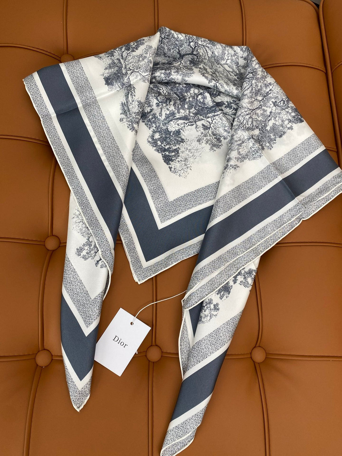 DIOR SCARF 90 IN SILK 704598