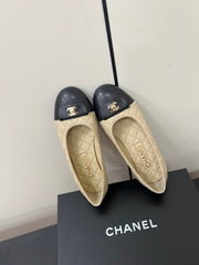 CC BALLET FLAT 25SS IN BEIGE MIX BLACK LAMBSKIN WITH GOLD HARDWARE