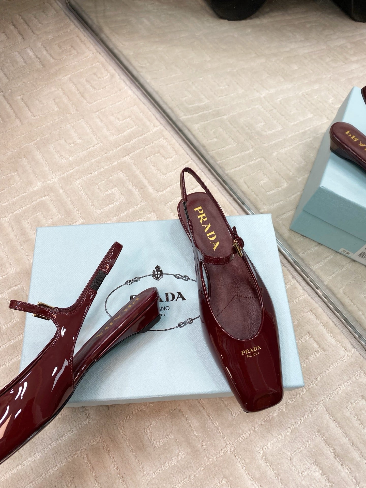 MARY JANE SLINGBACK SQUARE TOE IN BURGUNDY RED PATENT SHEEPSKIN