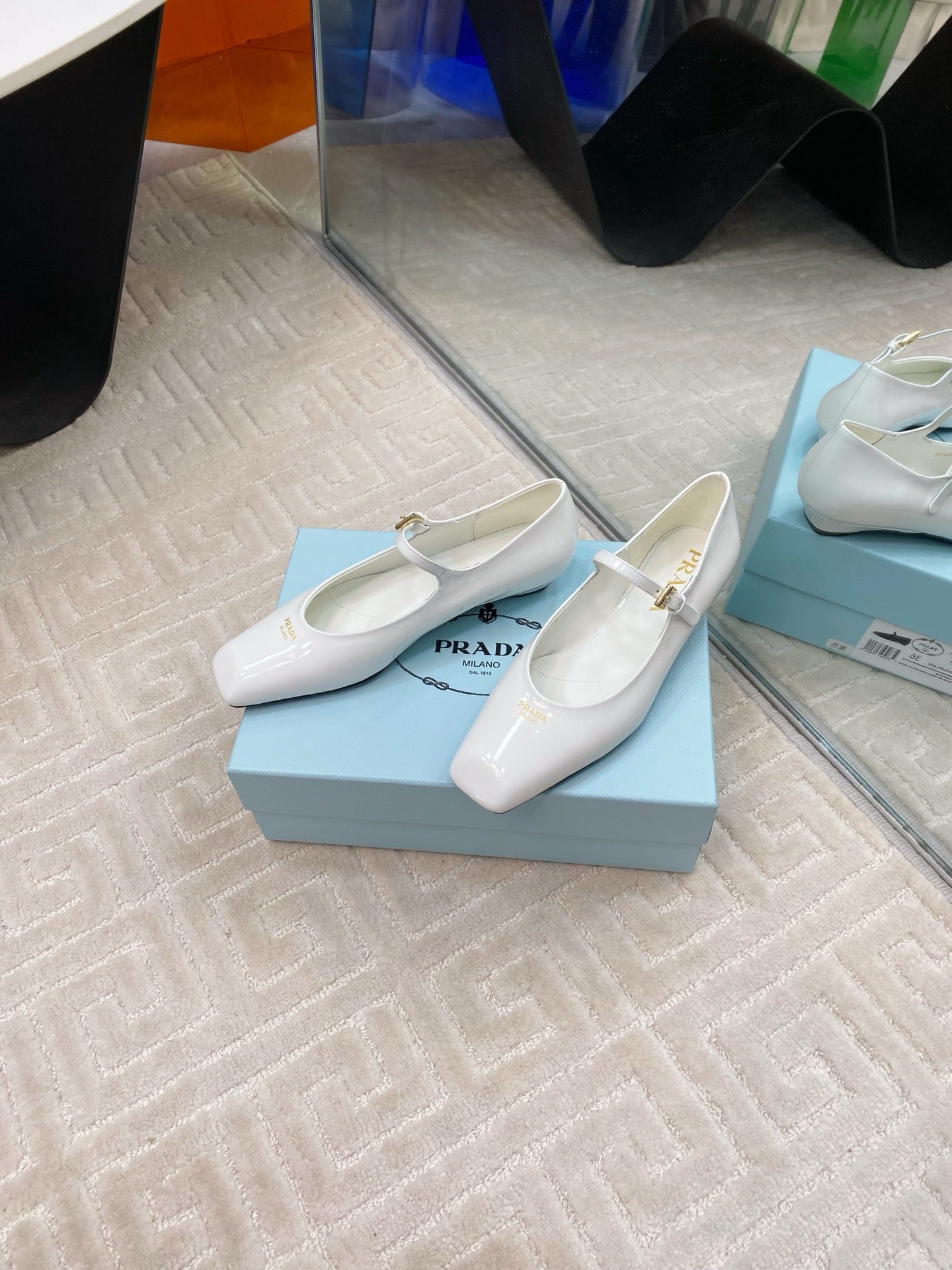 MARY JANE FLATS SQUARE TOE IN WHITE PATENT SHEEPSKIN