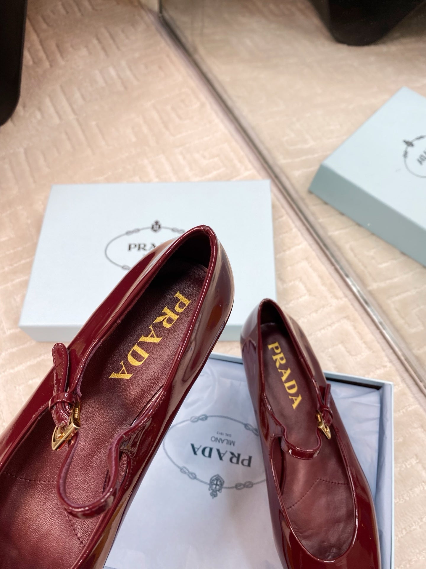 MARY JANE FLATS SQUARE TOE IN BURGUNDY RED PATENT SHEEPSKIN