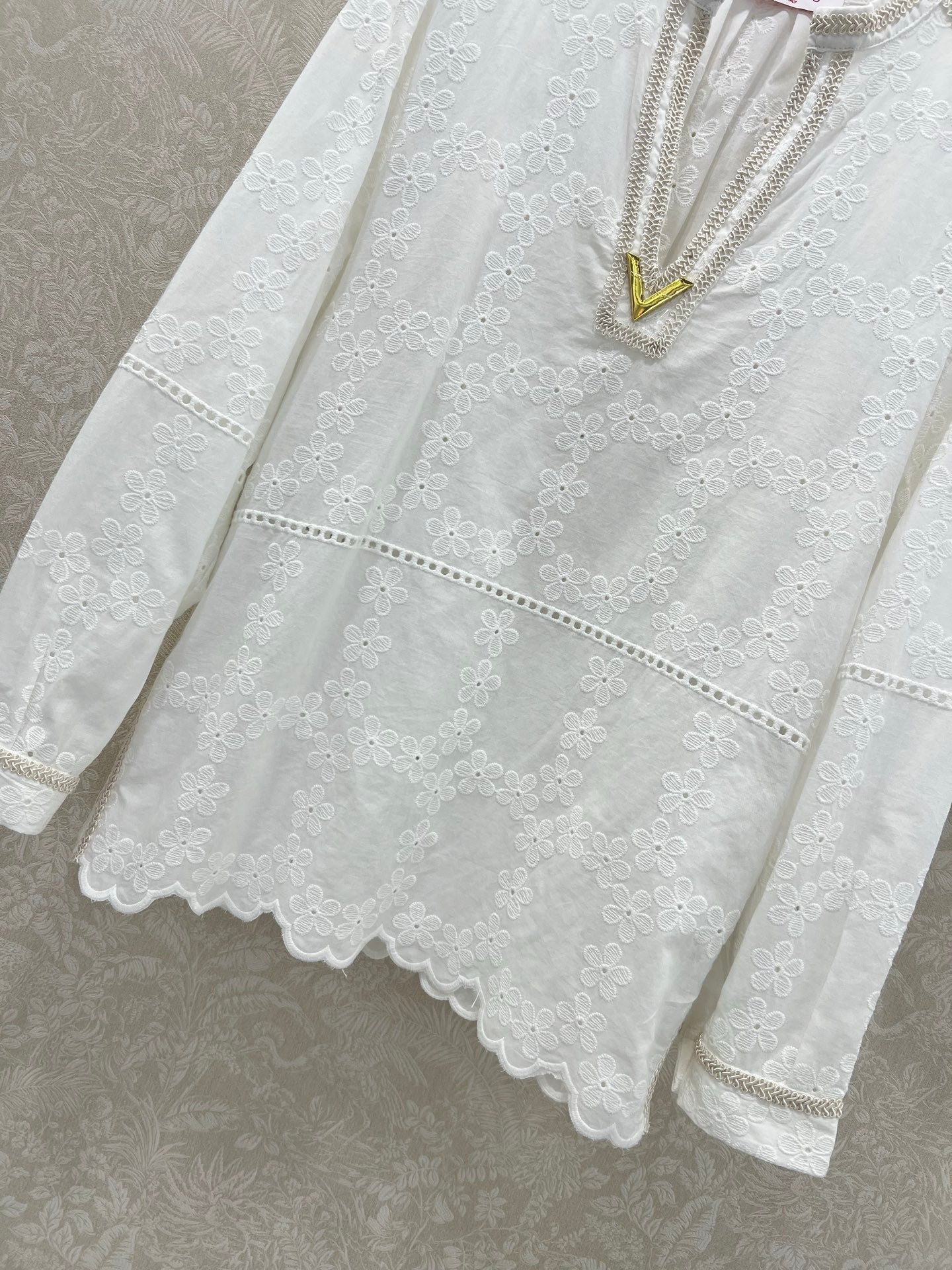 VALENTINO LONG-SLEEVE TOP AND SHORTS SET 275211