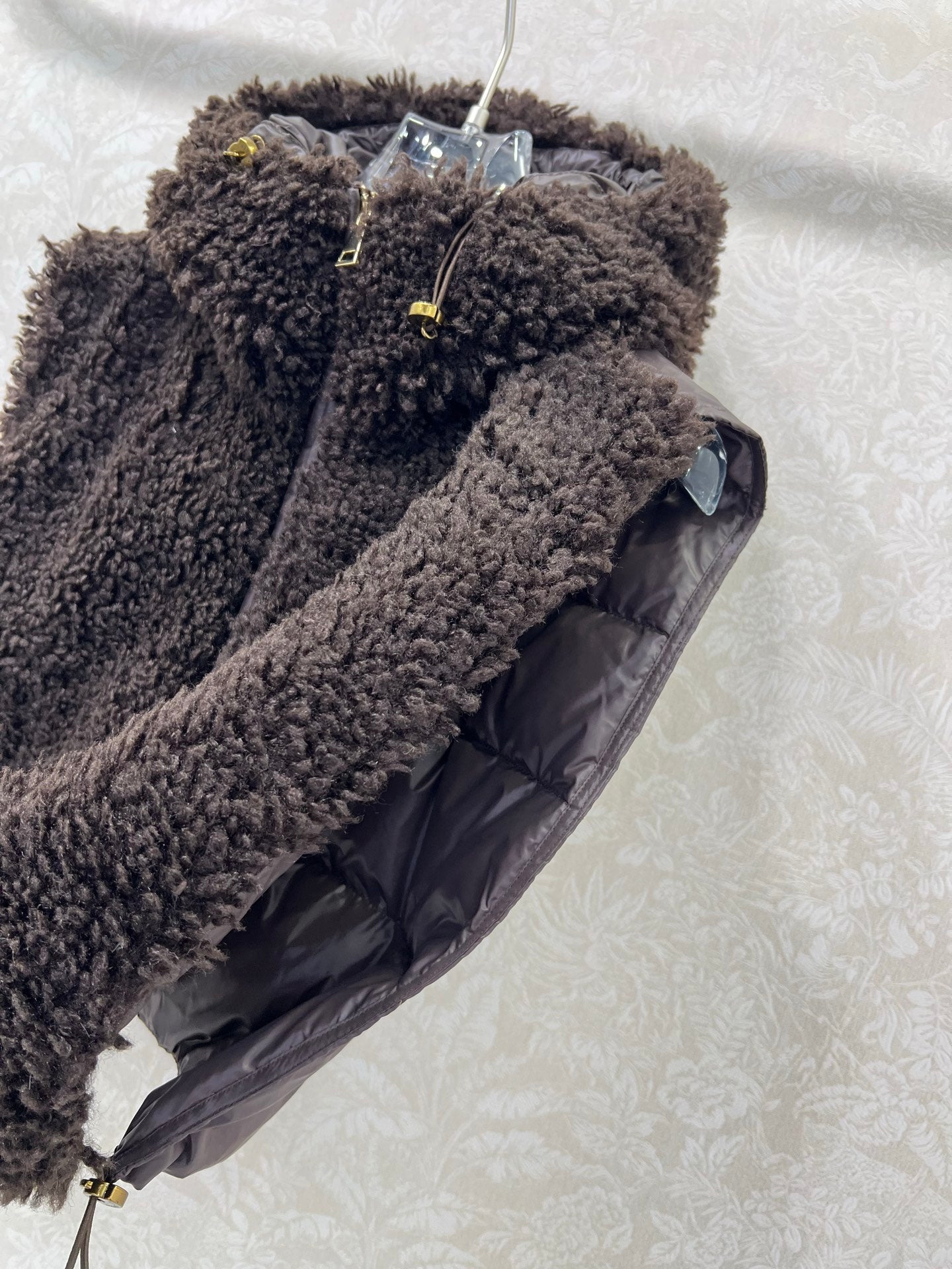 MONCLER 25S SHAGGY VEST IN BROWN 103