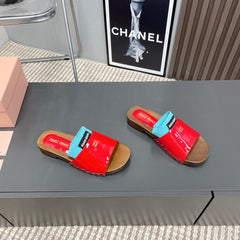 SLIPPERS IN RED GLOSSY CALFSKIN WITH SKY HALF-FOOT SOCKS