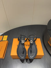 LV THONG SANDALS 25S IN BLACK CALFSKIN WITH GOLD HARDWARE