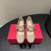 ROGER VIVIER 25S TRÈS VIVIER 50MM IN NUDE CALFSKIN WITH RHINESTONE BUCKLE