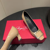 ROGER VIVIER 25S BELLE VIVIER PUMPS 45MM IN BEIGE CALFSKIN GOLD BUCKLE