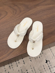CHANEL 26S THONG SANDALS IN WHITE CALFSKIN WITH CC LOGO