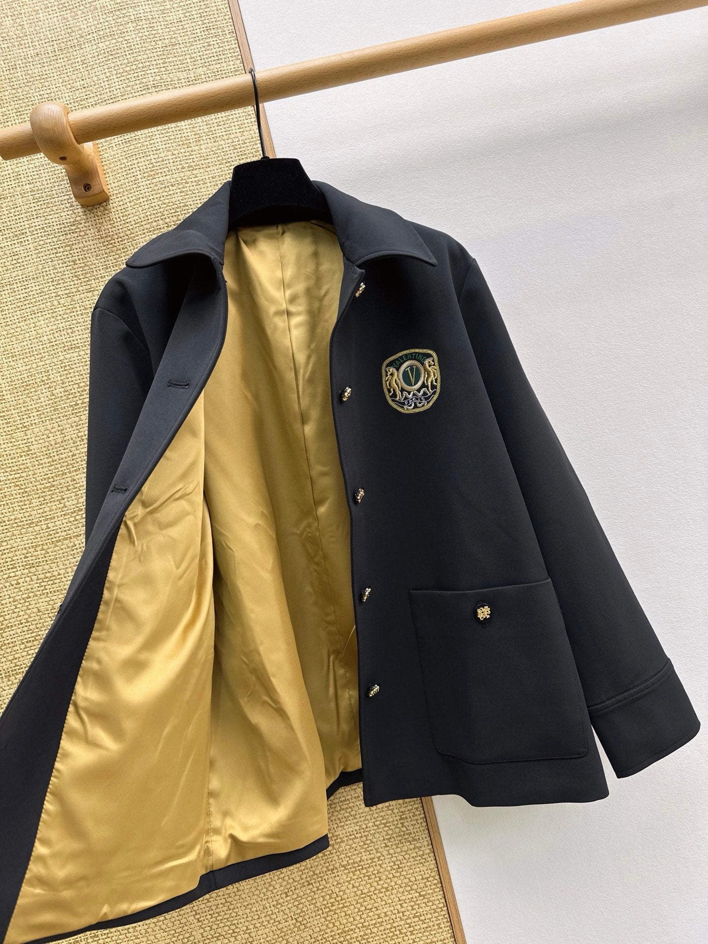 VALENTINO 26S EMBROIDERED BADGE BLAZER STYLE 4