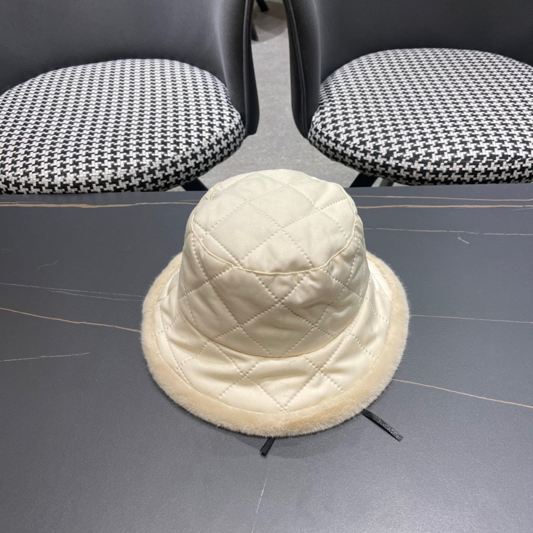 KNITTED BUCKET HAT IN CREAM BEIGE COTTON AND LAMB FUR 420924