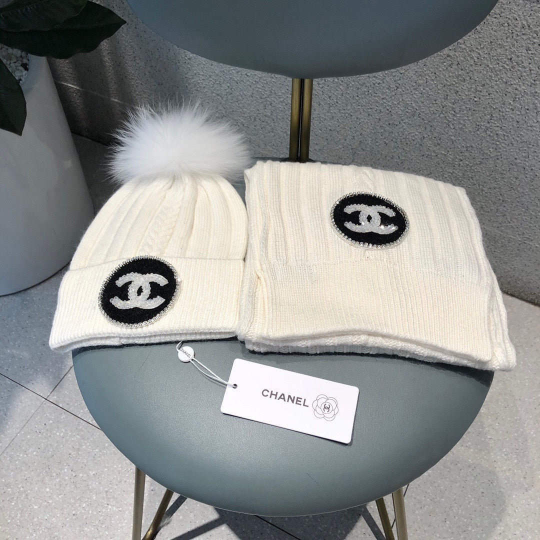 SET BEANIE HAT AND SCARF IN WHITE WOOL 424023
