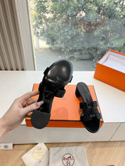 0ASIS SANDAL IN BLACK SUEDE WITH CRYSTALS