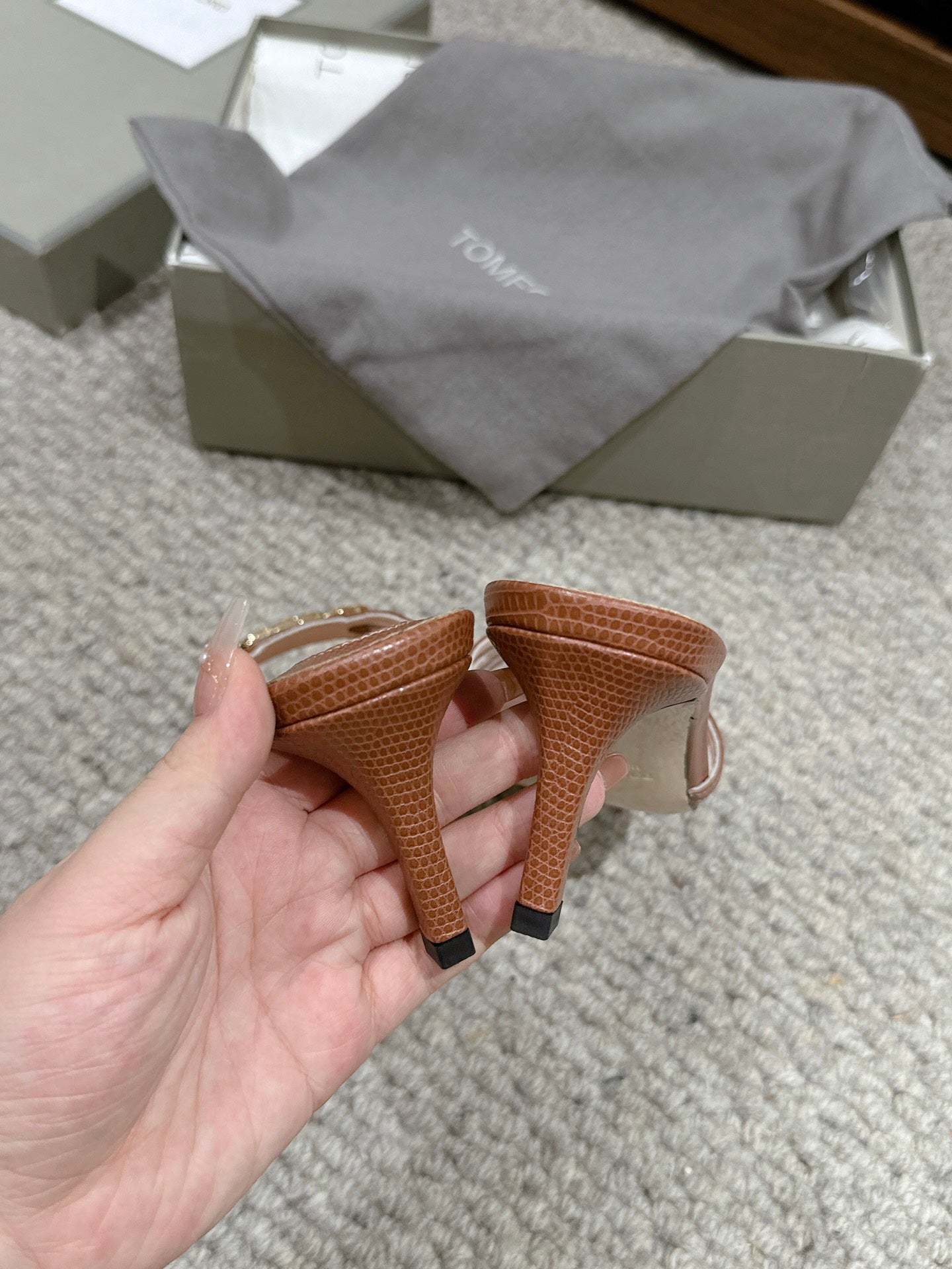 WHITNEY HIGH 6 CM MULE IN RED BROWN CROCODILE LEATHER