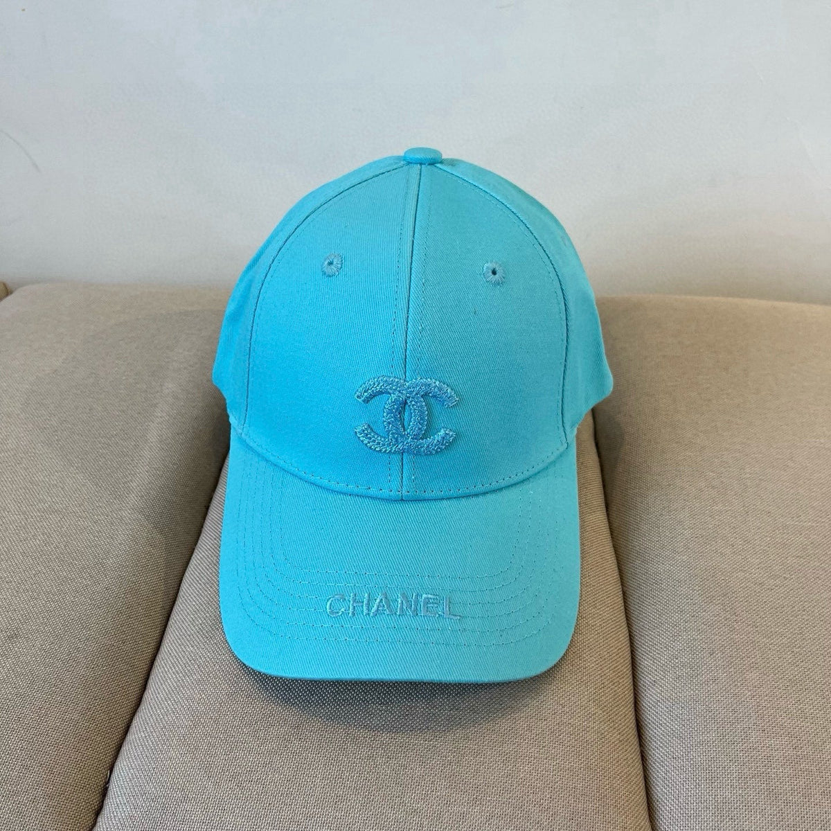BASEBALL HAT IN BRIGHT CYAN COTTON 672892