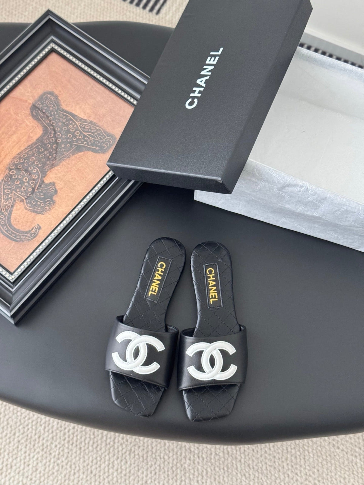 SLIPPER IN BLACK CALFSKIN